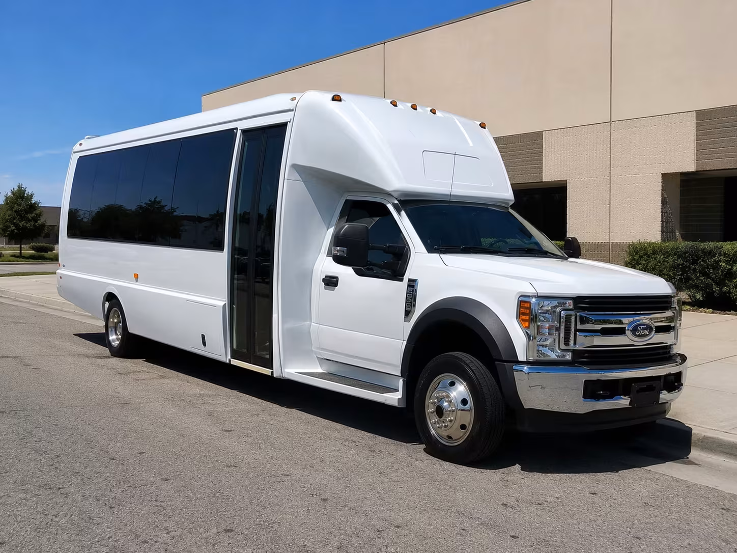 minibus rentals for smaller south gate prom groups