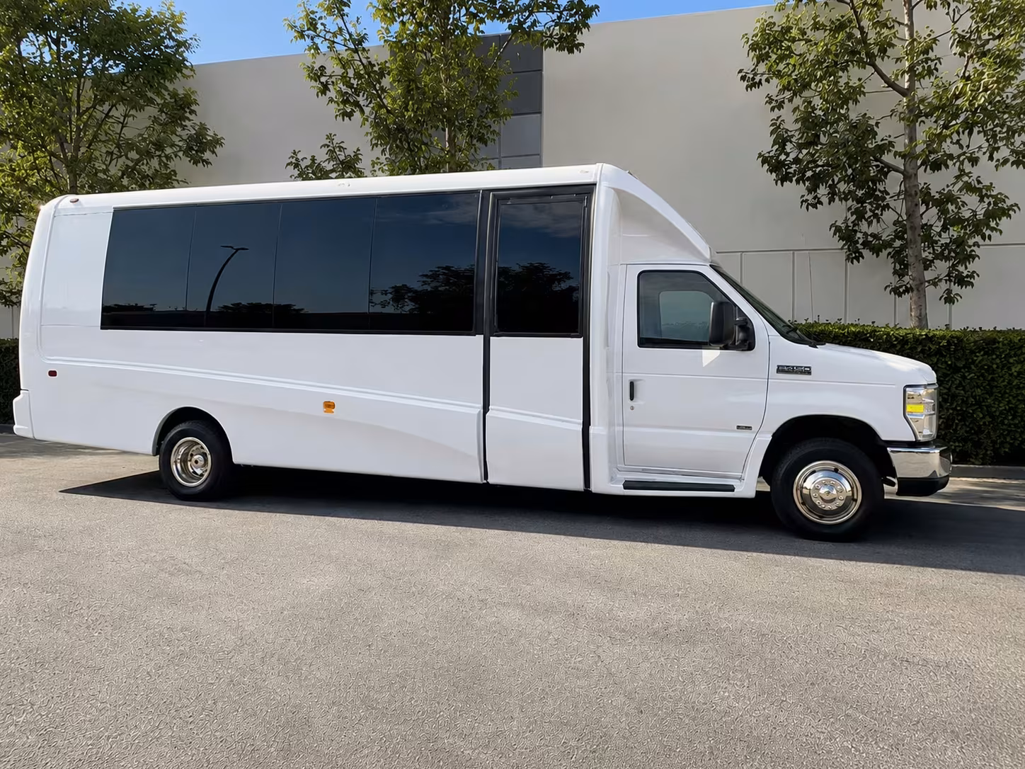 minibus rentals for south gate senior ministry outings
